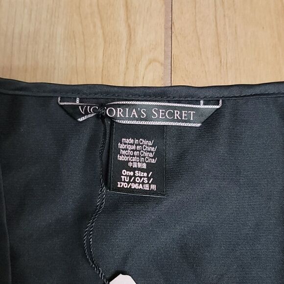 VICTORIA'S SECRET DISNEY "SYDNEY" BLACK SATIN ROBE - NEW - Picture 3 of 8